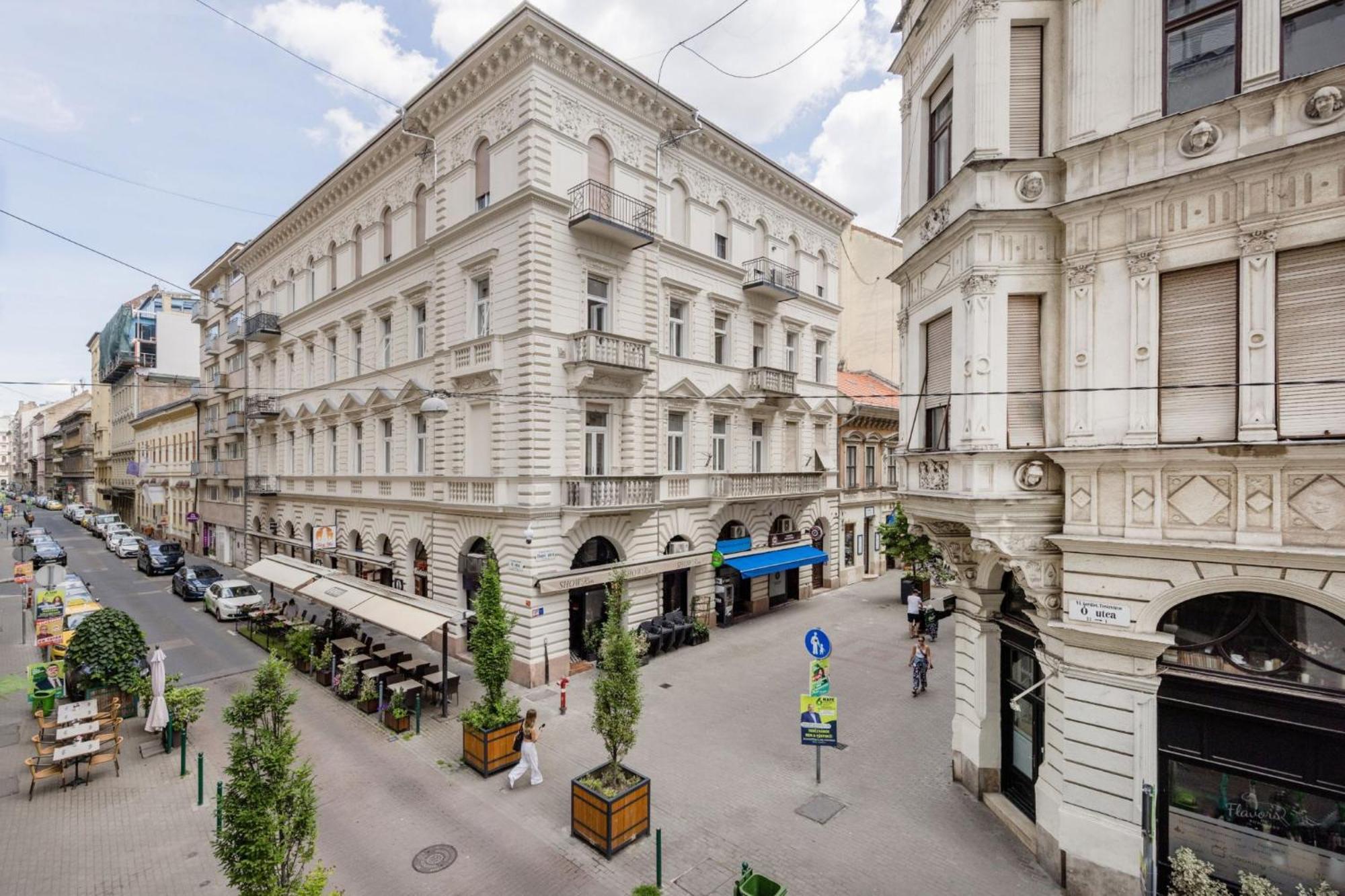 Timeless Elegant Apartment By Opera House Budapest Ngoại thất bức ảnh