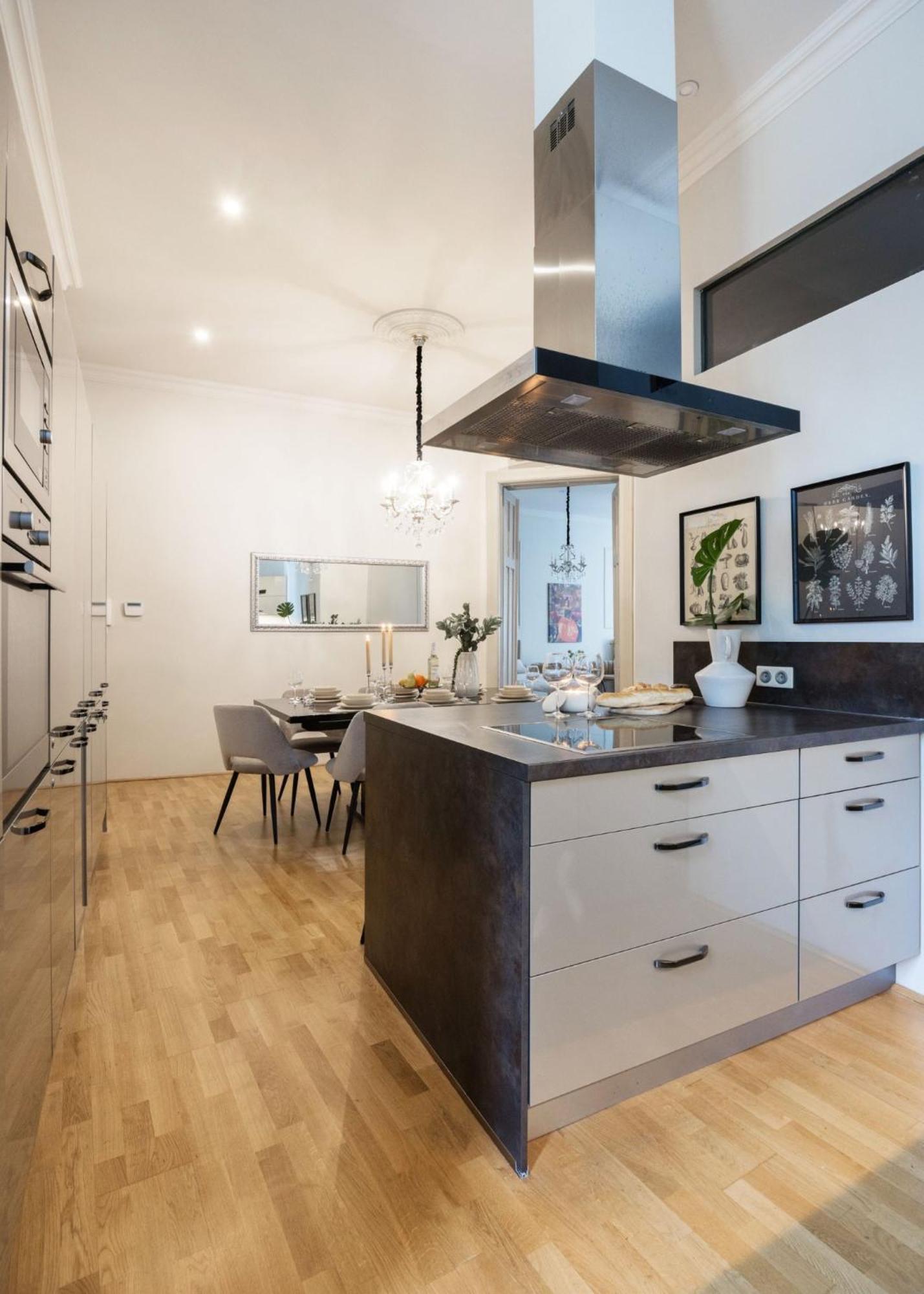 Timeless Elegant Apartment By Opera House Budapest Ngoại thất bức ảnh